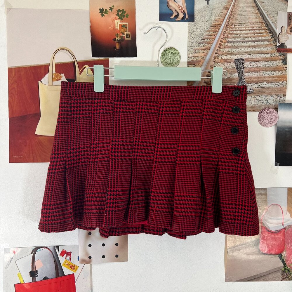 Retro Y2k Red and Black Plaid Micro Mini Skirt Ruffle Miley Cyrus Max Azria